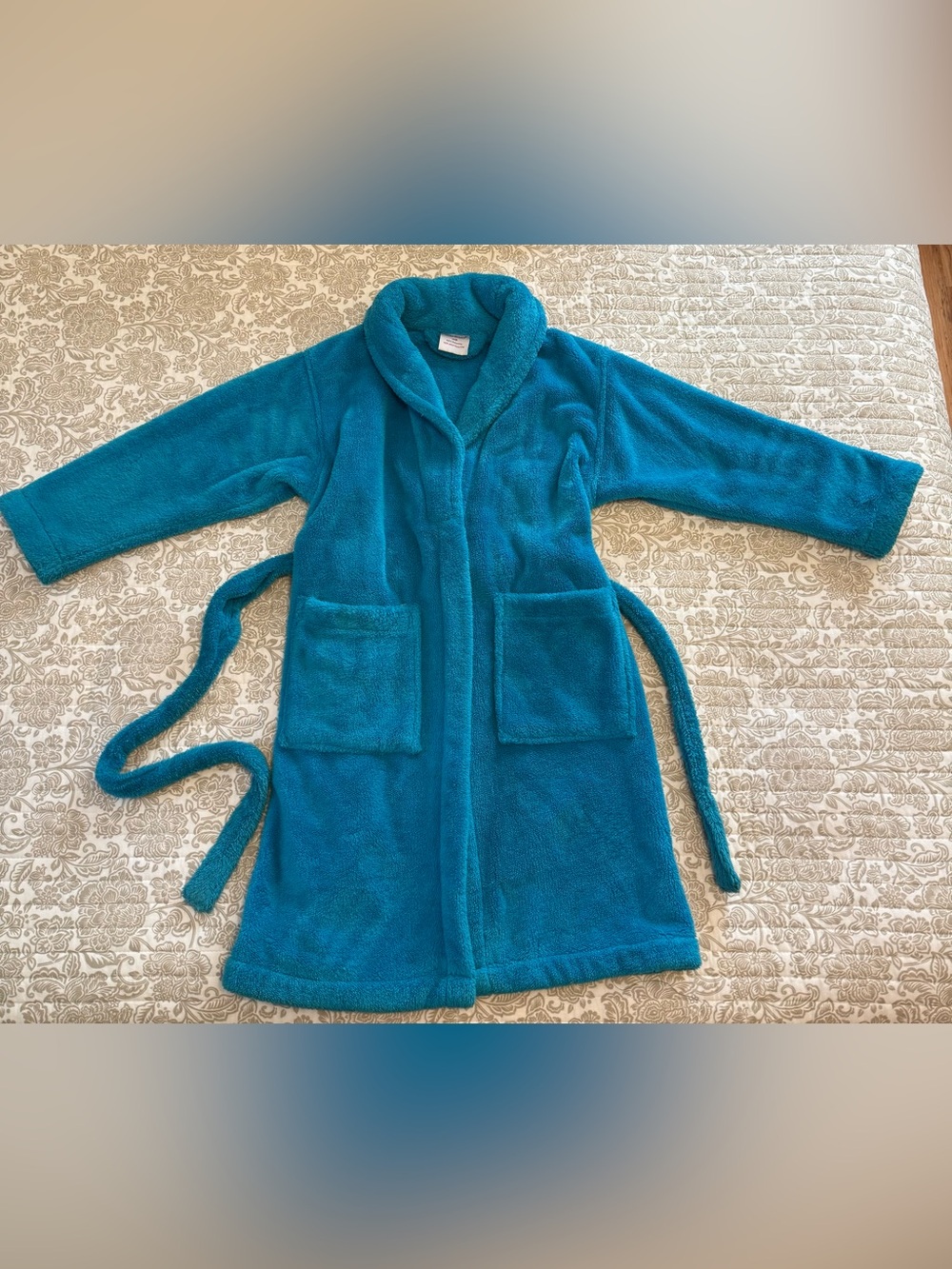 Girl’s Medium size 8 Soft Plush Aqua Robe with ties, collar, & pockets, Melsimo